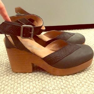 Free people black clogs